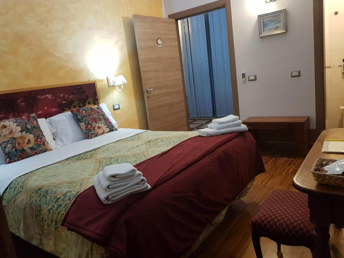 Aurelia Garden Gold B&B Roma Dış mekan fotoğraf